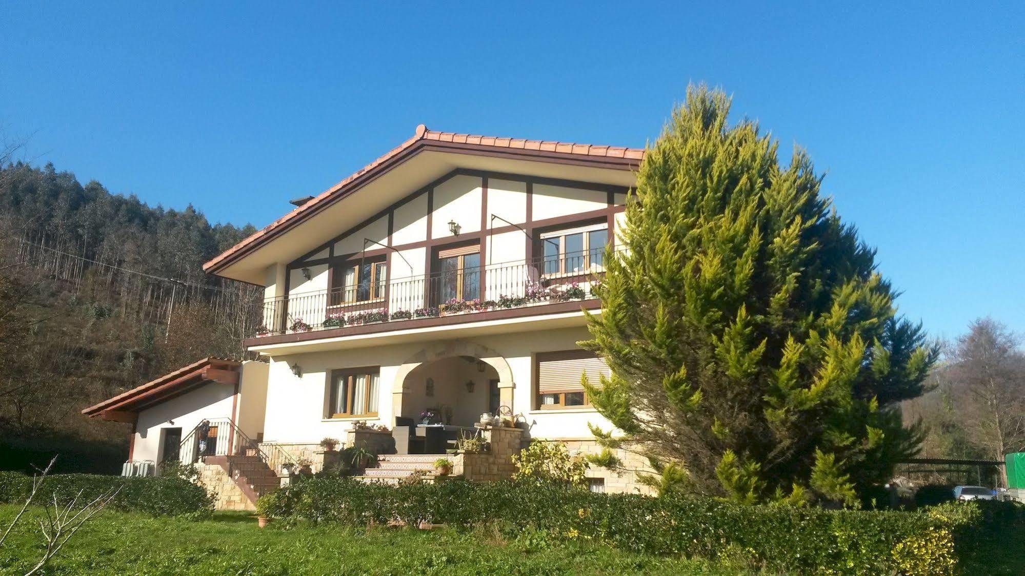 Casa Rural Ibarrondo Etxea Mungia Exterior foto